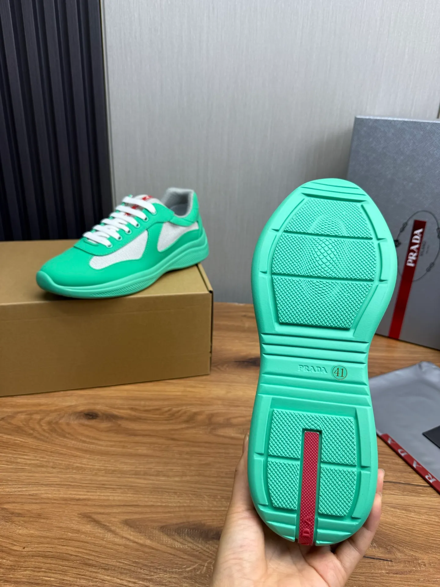 Men's shoes 640💰 [PRADA] Hot selling items🔥Must be recommended every day~~ Official website synchronized, 1:1 high quality shipments✔️ Imported cowhide fabric, rubber material + cowhide lining, original bottom, high-end airplane box packaging🎁 38-45 (38.45 custom-made, non-returnable)